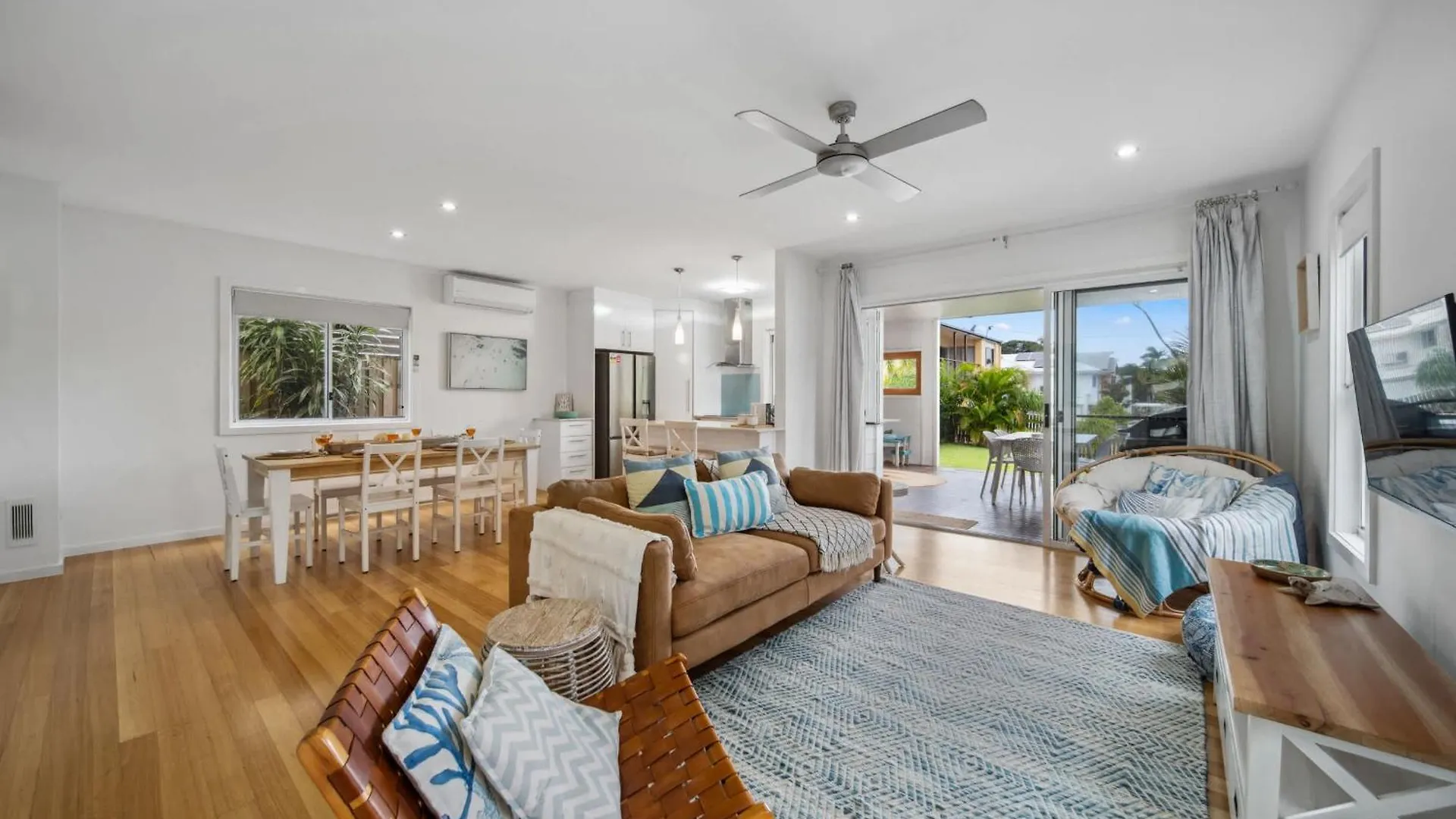 Tooway Beach House Walk To Beach & Pet-Friendly 칼론드라 0*,  오스트레일리아