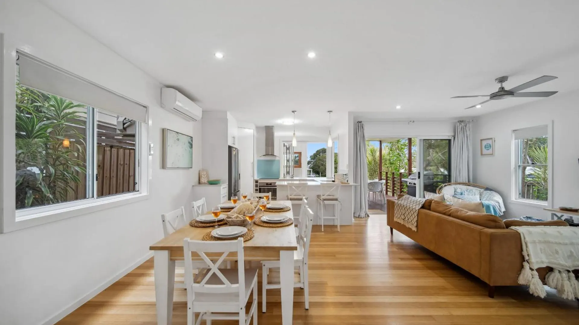 Tooway Beach House Walk To Beach & Pet-Friendly 칼론드라 펜션