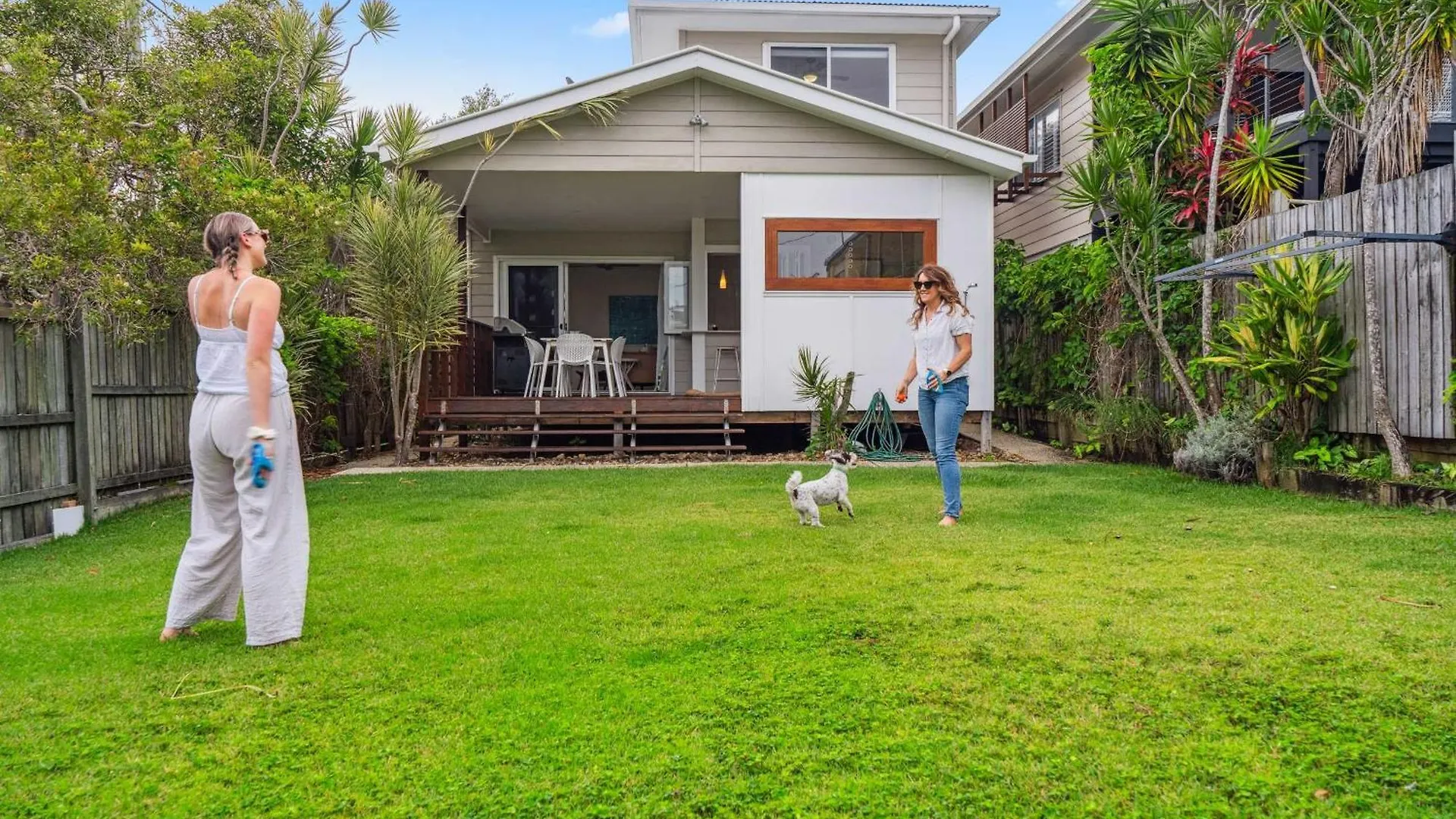 Tooway Beach House Walk To Beach & Pet-Friendly 칼론드라